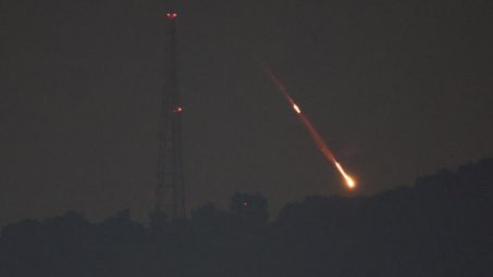 Israel afirma que Irán ha lanzado 100 drones hacia territorio israelí