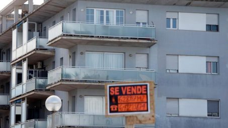 La firma de hipotecas sobre vivienda sube un 14,4 % en abril y suma diez meses al alza