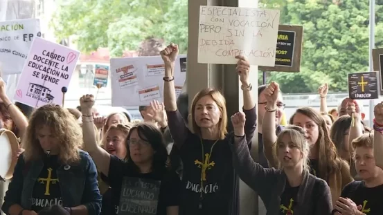 Los sindicatos docentes asturianos desconvocan la huelga tras un preacuerdo