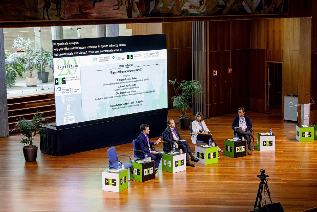 Mesa sobre emprendimient. Foto Marcos de Rada
