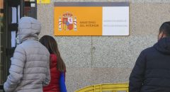 ONG denuncian el colapso en el sistema de citas para pedir asilo en España