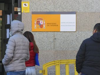 ONG denuncian el colapso en el sistema de citas para pedir asilo en España