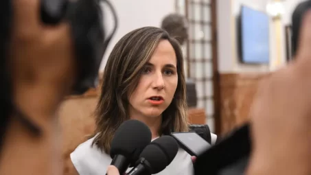 Podemos considera las explicaciones de Sánchez muy insuficientes y le exige más medidas