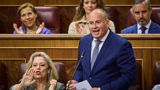 Última sesión de control al Gobierno entre gritos de cómplices y dimisión