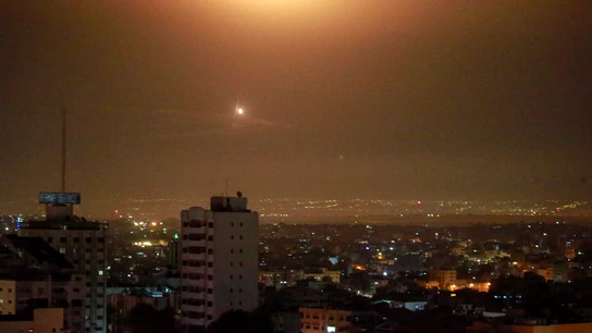 Un misil impacta en Tel Aviv tras el ataque de Irán