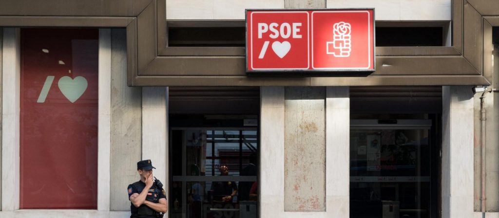Una concentración ante la sede del PSOE en Ferraz reclama el embargo de armas a Israel