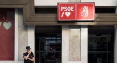 Una concentración ante la sede del PSOE en Ferraz reclama el embargo de armas a Israel