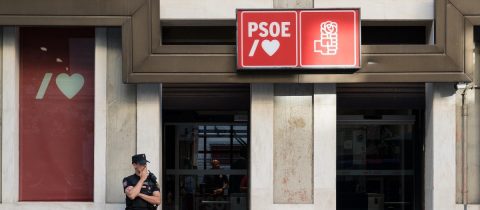 Una concentración ante la sede del PSOE en Ferraz reclama el embargo de armas a Israel