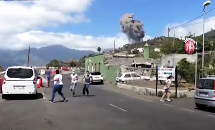 vecinos de Las Manchas sorprendidos por la erupción