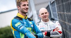 Jan Černý y Jan Hloušek, preparados para volar en el Rally de Finlandia