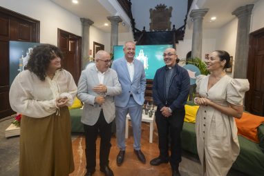 De izq a dcha,Angharad Quintana, Antonio Morales, José Agustín Arencibia, Jorge Martín de la Coba y Guacimara Medina