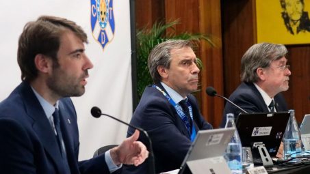 El CD Tenerife rechaza una ampliación de capital y destituye a dos consejeros