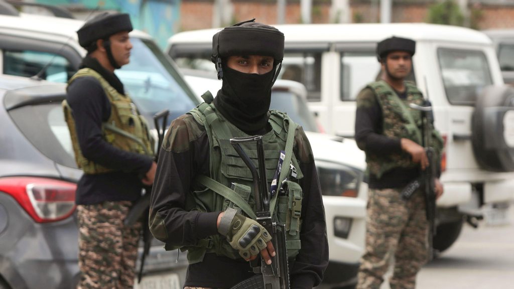 El Ejército pakistaní dice haber matado a 30 presuntos insurgentes que vincula con India