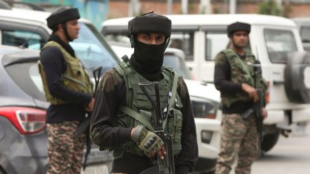 El Ejército pakistaní dice haber matado a 30 presuntos insurgentes que vincula con India