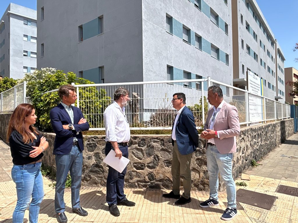 El Gobierno de Canarias invierte más de 3,2 millones de euros en la rehabilitación energética de 110 viviendas en Tenerife 2