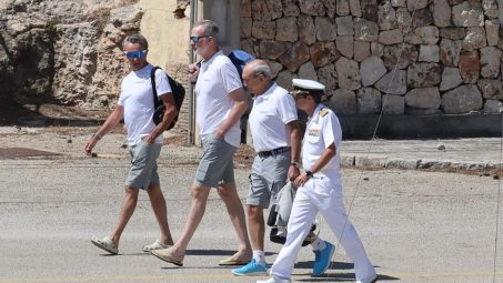 El Rey Felipe VI sale a navegar en el Aifos