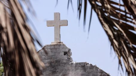 España condena el bombardeo a la iglesia de la Sagrada Familia en Gaza