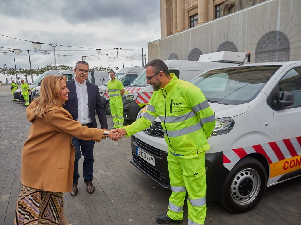 FOTO-CONTRATO-SERVICIO-DE-CARRETERAS-2