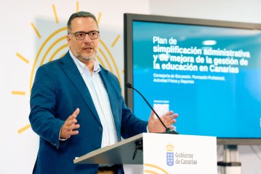 FOTO. Presentación del Plan de simplificación administrativa y mejora en la gestión de la educación en Canarias (2)