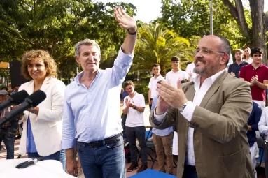 Feijóo y Fernández pactan que la defensa del Estado sea irrenunciable en los pactos del PP