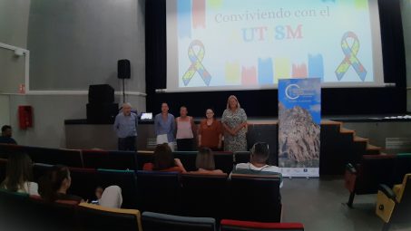 Guillermo Morales, Esther Delgado y Élena Alamo durante la presentación del curso