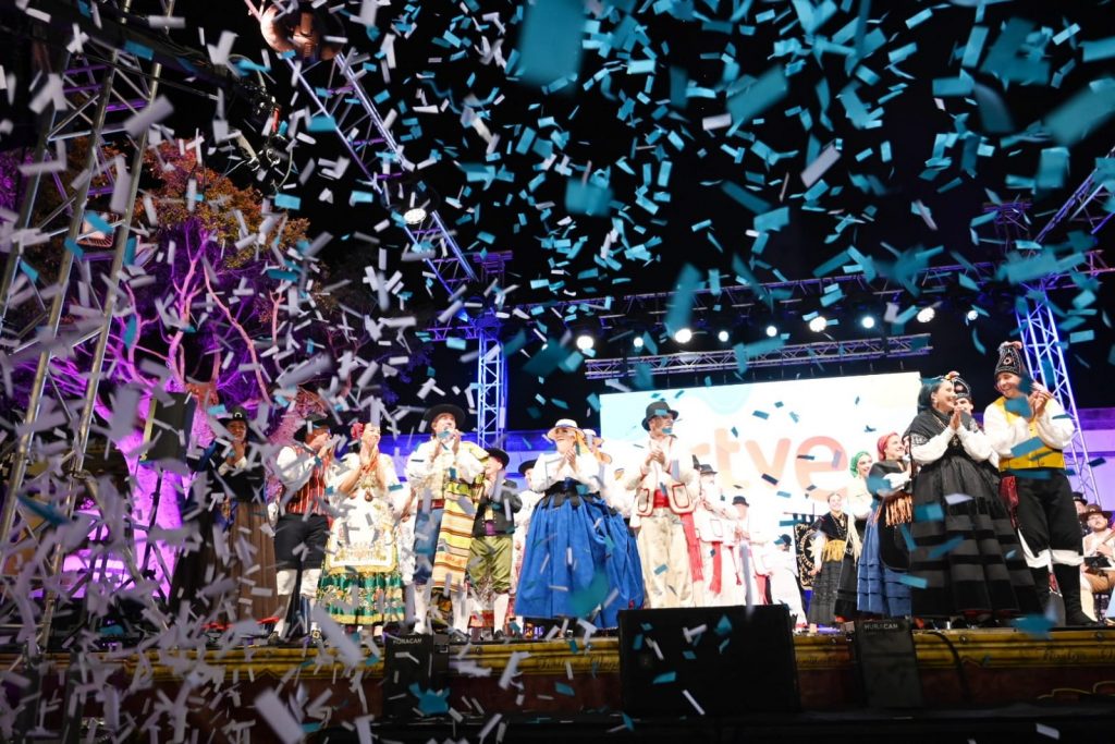 Imagen de archivo del Festival Nacional de Folklore Isla de Gran Canaria en la Plaza Grande de Guía
