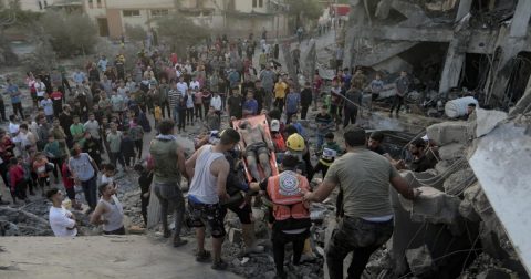 Israel mata a 24 gazatíes y deja 300 heridos mientras esperaban la llegada de ayuda