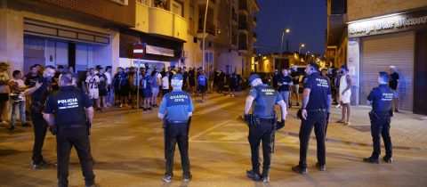 La Guardia Civil carga contra un grupo de jóvenes marroquíes, sin heridos ni detenidos