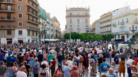 La novena manifestación contra Mazón por la dana salta a la zona cero al cumplirse 9 meses