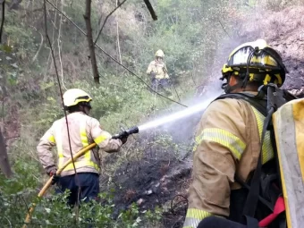 Los bomberos controlan incendio de vegetación de Tremp (Lleida) tras quemar 32 hectáreas