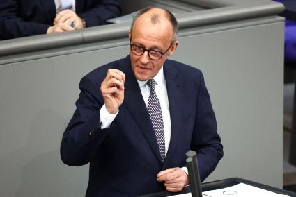 Merz dice que sin el aumento del gasto en defensa en Alemania la OTAN se habría disuelto