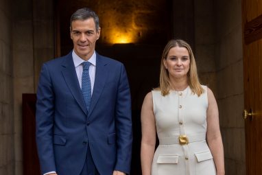 Prohens suplica a Sánchez frenar la inmigración en Baleares y evitar un drama humanitario
