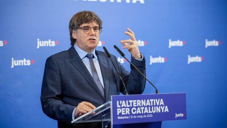 Puigdemont recurre al Tribunal Constitucional para que suspenda su orden de detención