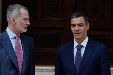 Sánchez analiza con el rey el acuerdo arancelario entre la UE y EE. UU.