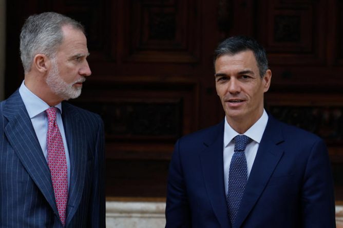 Sánchez analiza con el rey el acuerdo arancelario entre la UE y EE. UU.