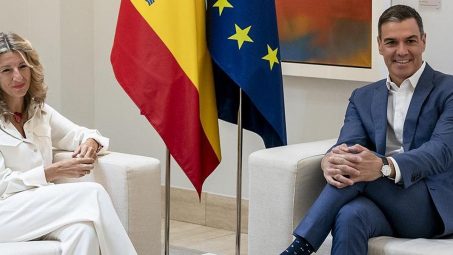 Sumar quiere pactar con el PSOE las medidas que Sánchez anunciará en el Congreso