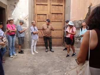 Un instante de la visita realizada por el patrimonio de Telde (6)