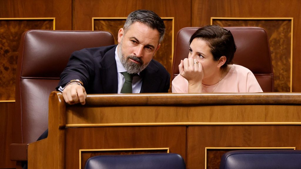 Vox propone la repatriación masiva de millones de migrantes