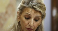Yolanda Díaz defiende la honradez de Sánchez pero le exige que cambie «el rumbo»