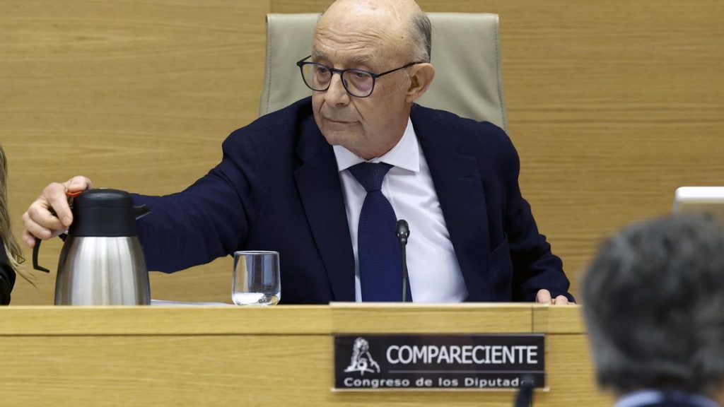Montoro dice que solo ha conocido una operación Cataluña, la de su rescate
