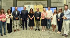 premios-canarias-economia-sostenible-ULL-segunda y tercero por la izquierda