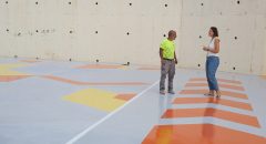 El Ayuntamiento moderniza la pista deportiva de Casablanca I con un diseño artístico singular