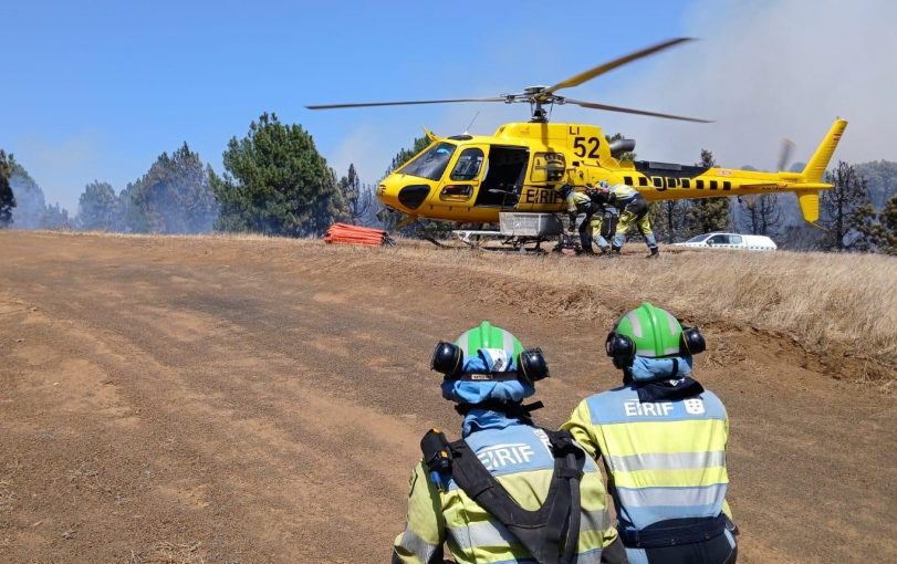 250825-NP-El-incendio-de-El-Hierro-evidencia-la-importancia-de-las-labores-preventivas-y-del-refuerzo-aereo-en-la-lucha-contra-el-fuego-4-e1756114723485