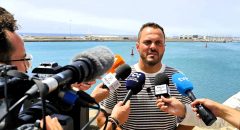 Alcalde de Arrecife pide al Gobierno que derive a la península a los polizones de Senegal