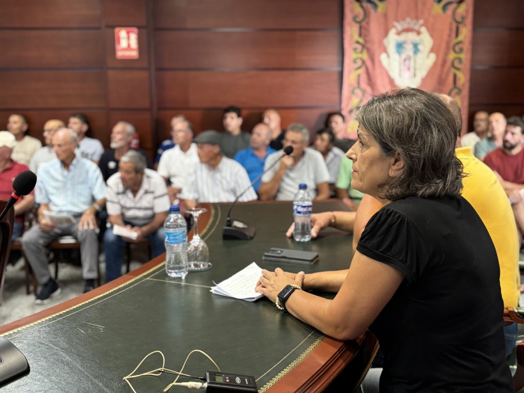 Charla informativa sobre la filoxera en Santa Úrsula (2)
