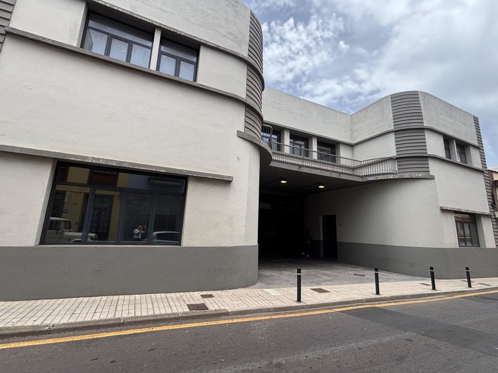 Edificio antiguas cocheras Marqués de Celada