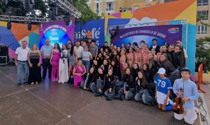 Foto de ganadores del Nuevos Talentos 2025
