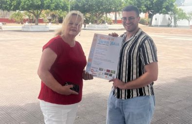 La concejala del Distrito, Nina Santana, junto al presidente de la asociación vecinal Quilmes, Simón Padilla
