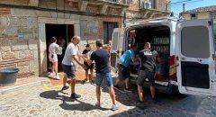 Mombeltrán (Ávila) aún se abastece con agua embotellada una semana después del incendio