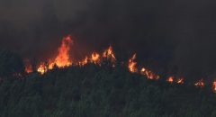 Sigue activo y en situación 2 el incendio de A Cañiza, que ha afectado a 300 hectáreas